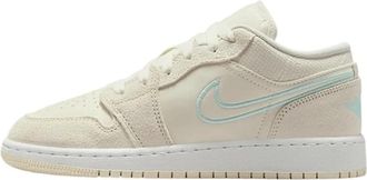 Nike Jordan Air Jordan 1 Low SE (Gs) - Dames - Fitnessschoenen - Beige - 39 EU - Leer - Fitness