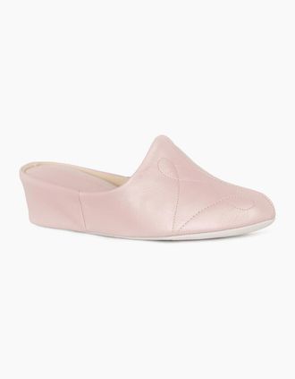 Relax Slippers Womens Dulcie II Womens Slippers - Pink - Size: 4
