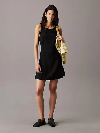 Calvin Klein Vestido Corto Con Cintur&oacute;n De Corte Evas&eacute;