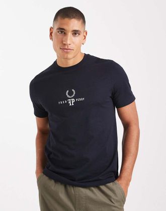Fred Perry T-shirt blu navy con monogramma