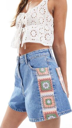 Asos Pantaloncini dad in denim blu medio con inserti alluncinetto