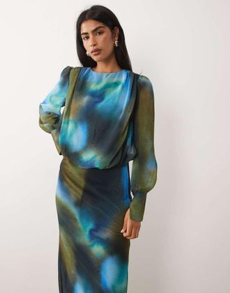 Daska Vestito lungo in chiffon drappeggiato con vita a campana blu sfumato e verde oliva
