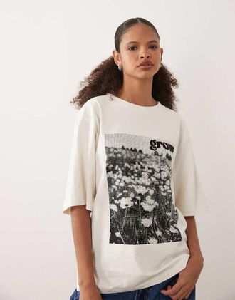 Boss Orange by Hugo Boss T-shirt color crema con stampa di fiori-Bianco
