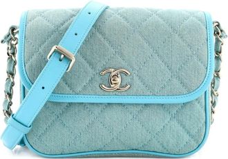Chanel Flap Messenger Bag Quilted Denim Small crossbody bag - Blauw