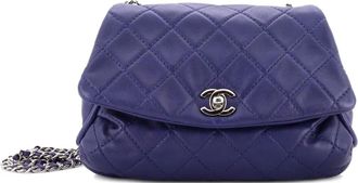 Chanel CC Curvy Flap Bag Quilted Calfskin Jumbo shoulder bag - Blauw