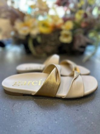Pedro Garcia Womens Bega Sandal In Macadamia Gold
