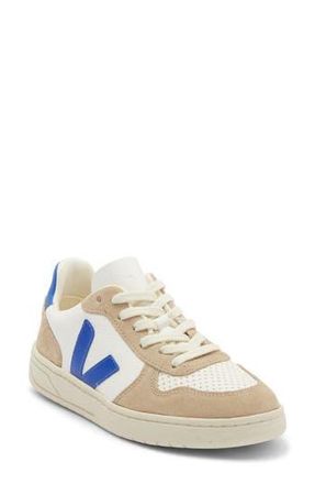 Veja V-10 Sneaker in Extra-White Paros Sahara at Nordstrom Rack, Size 41