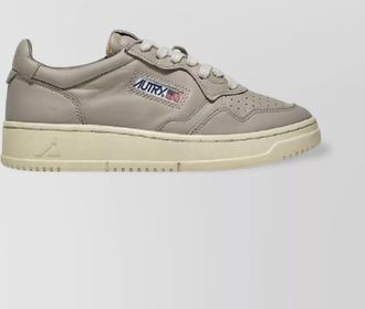Autry womens low top sneakers
