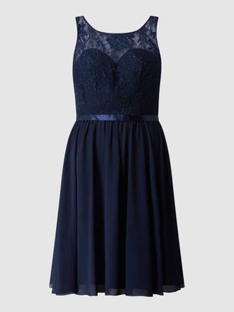 Luxuar Luxuar Cocktailkleid aus floraler Spitze und Chiffon in Marine, Gr&ouml;&szlig;e 44