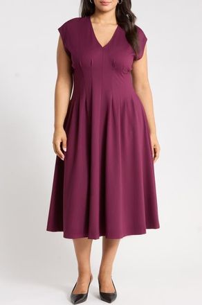 Nordstrom Seamed Ponte V-Neck Dress in Burgundy Fig at Nordstrom, Size 1X