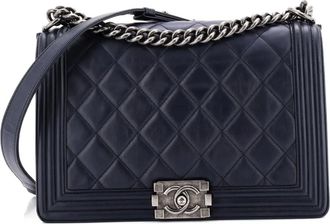 Chanel Boy Flap Bag Quilted Lambskin Old Medium shoulder bag - Blauw