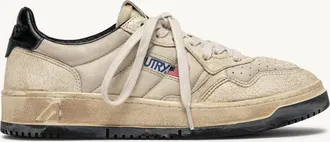 Autry MEDALIST LOW SUPER VINTAGE SNEAKERS IN WHITE CRACKED LEATHER