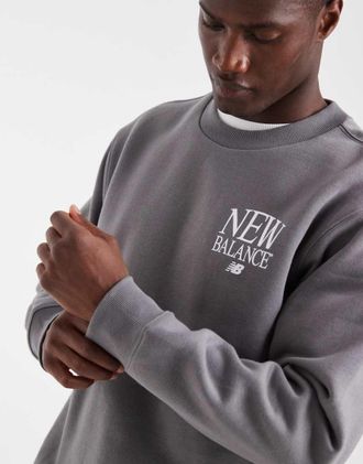New Balance Reimagined - Felpa girocollo in pile grigia-Grigio