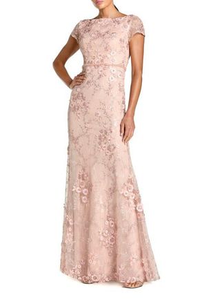 Mac Duggal Floral Applique Boat Neck Cap Sleeve Gown in Blush at Nordstrom, Size 10