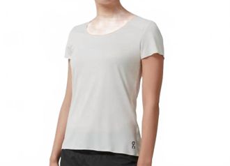 On Womens Performance Top In Ice White