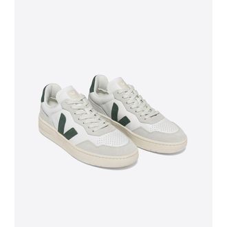 Veja Sneakers V-90