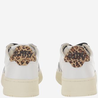 Autry Womens Sneakers Medalist Low Leather White Leather-Rubber Trainers Leather/rubber