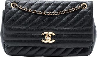 Chanel Borsa a spalla Diagonal media in pelle di capra trapuntata con battente 2016-2017 - Nero