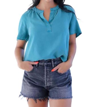 Bella Dahl Flowy Short Sleeve Pullover Top In Deep Azure