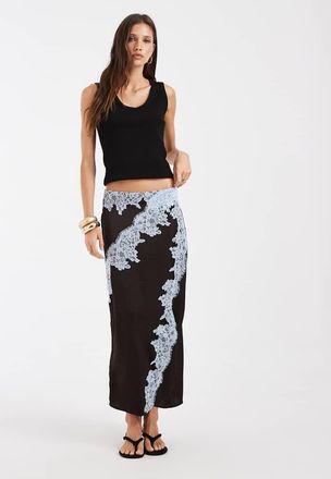 Vero Moda Gonna midi a vita alta in raso marrone cioccolato con dettagli in pizzo