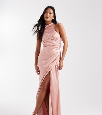 Tfnc Petite Vestito lungo da cerimonia allacciato al collo con gonna avvolgente in raso rosa