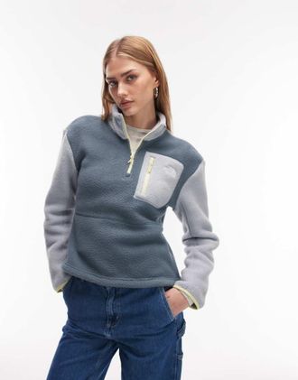 The North Face Yumiori - Pile grigio con zip corta