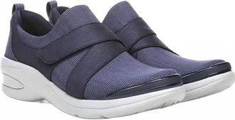 Bzees Womens Refresh Sneaker In Navy