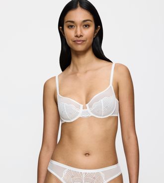 Triumph Balconette-BH TRIUMPH Delightful Spotlight, Damen, Gr. 70, Cup E, weiss (silk wei&szlig;), Spitze, Obermaterial: 84% Polyamid, 16% Elasthan, unifarben, BHs 