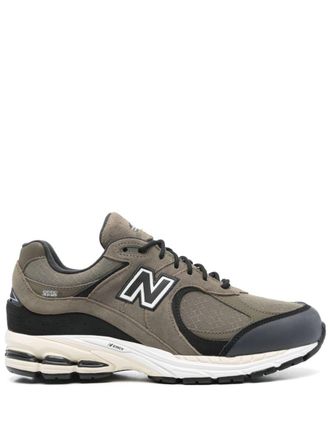 New Balance M2002 Sneakers