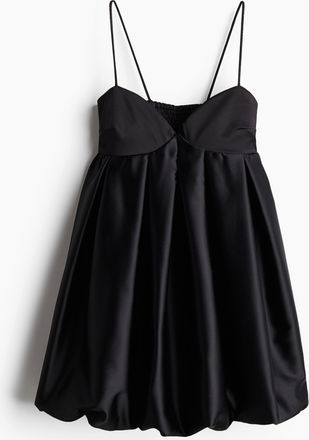 H&M Plissiertes Kleid mit Ballonsaum - Schwarz