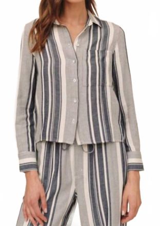 Bella Dahl Long Sleeve Crop Pocket Shirt In Navy Stripe