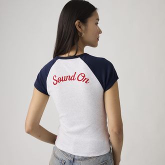 Levi's Graphic Riley Raglan Tee - Womens - XS - White