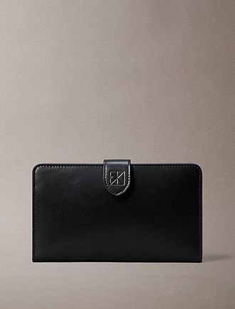 Calvin Klein Cartera de piel napa con RFID funda para pasaporte
