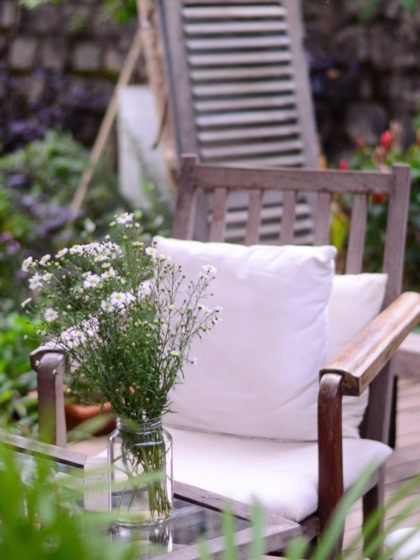 Grüne Oase: So wird dein Balkon oder Garten zu deinem persönlichen Ruhepol