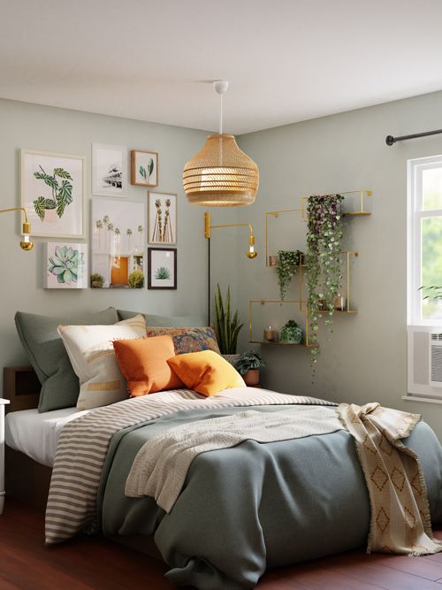 Schlafzimmer mit vielen Bildern und Lichtquellen.