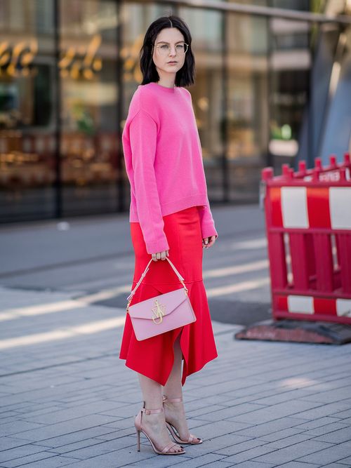 maglione e gonna midi