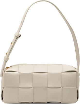Bottega Veneta Borsa a spalla Brick Cassette piccola in pelle di agnello con motivo Intrecciato 2012-2025 - Bianco