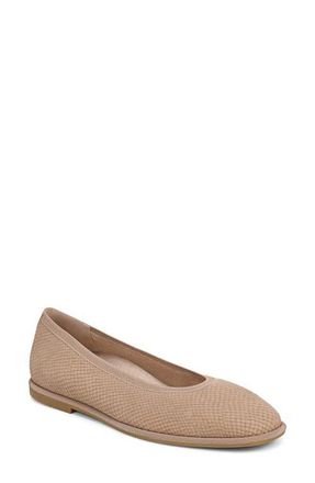 Vionic Caroll 2.0 Flat in Desert Sand at Nordstrom, Size 9.5