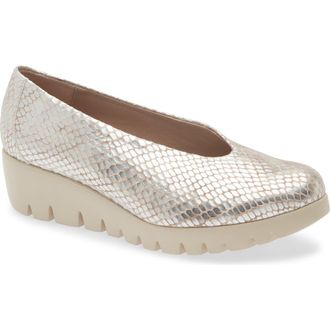 Wonders Extralite Wedge Pump in Maya Champagne at Nordstrom, Size 9.5-10Us