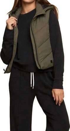 Fundamental Coast Summit Sleeveless Vest In Fatigue