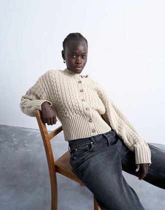 Topshop Cardigan in maglia a trecce color avena aderente in vita-Bianco