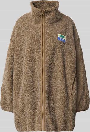 American Vintage American Vintage Teddyjacke mit Label-Detail Modell HOKTOWN in Kitt Melange, Gr&ouml;&szlig;e M/L