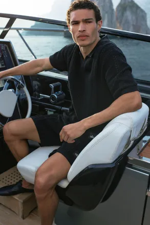 Alo | Coastline Knit Short Sleeve Polo Top in Black, Size: Medium
