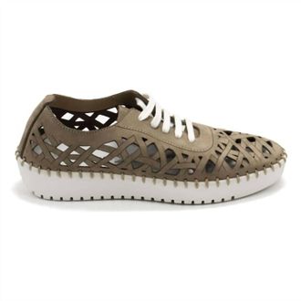 Eric Michael Womens Dolores Sneakers In Safari Nubuck