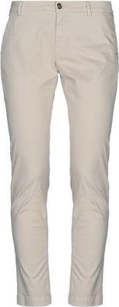 Ar And J BOTTOMWEAR - Trousers sur YOOX.COM