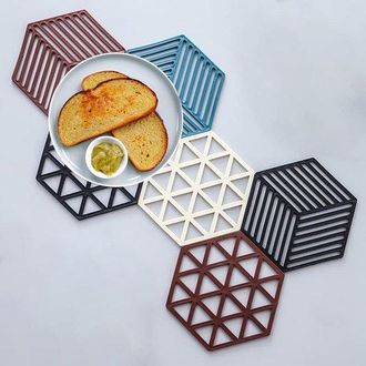 No Brand Juego De 8 Posavasos Hexagonales De Silicona (12,5 X 14 Cm), Con Dise&ntilde;o De Rayas Y Cuadr&iacute;cula En 4 Colores, Antideslizantes Y Resistentes Al Calor, Id