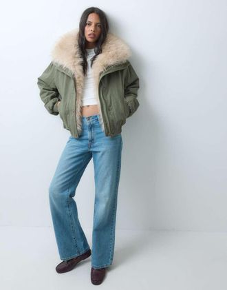Asos bomber jacket in cotone con effetto pelliccia sintetica a cascata color salvia-Verde
