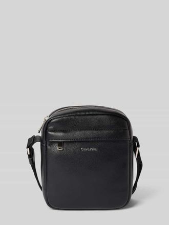 Calvin Klein Crossbody Bag in Leder-Optik Modell Reporter in Black, Gr&ouml;&szlig;e 1