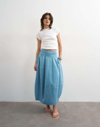 Topshop Gonna lunga bombata in denim candeggiato con cuciture-Blu