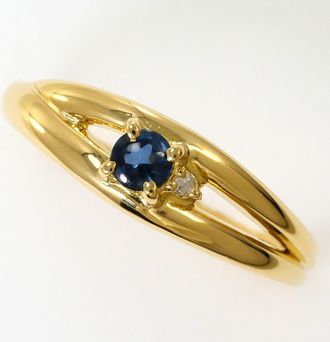 C&A Unbranded (18K) Band Ring (Pre-Owned)